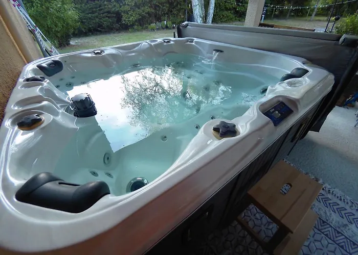 Gite A La Campagne Avec Jacuzzi