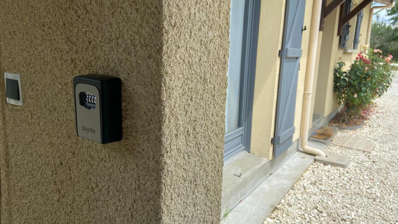 Ferienhaus A La Campagne Avec Jacuzzi Avensan