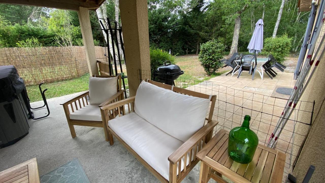 A La Campagne Avec Jacuzzi Ferienhaus *